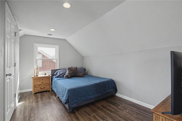 2441 1st Street SW, Cedar Rapids, IA 52404