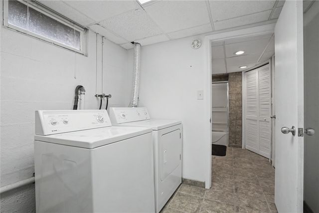 2441 1st Street SW, Cedar Rapids, IA 52404