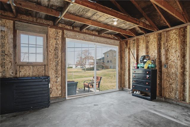 2441 1st Street SW, Cedar Rapids, IA 52404