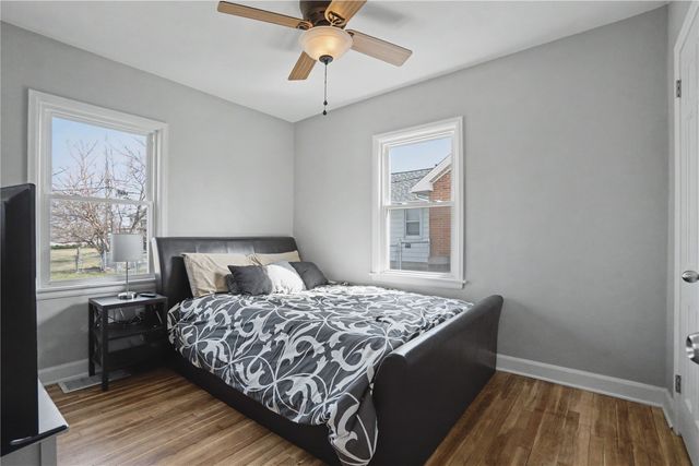 2441 1st Street SW, Cedar Rapids, IA 52404