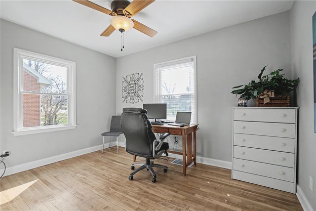 2441 1st Street SW, Cedar Rapids, IA 52404