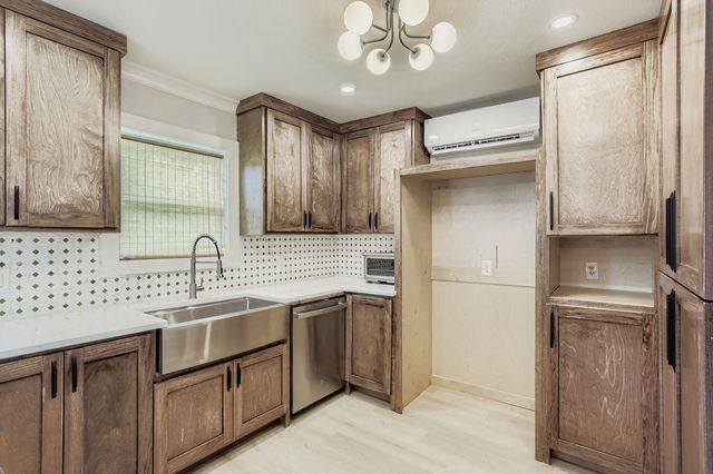 4005 Maury Street, Houston, TX 77009