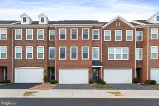 42237 LANCASTER WOODS SQ, Chantilly, VA 20152