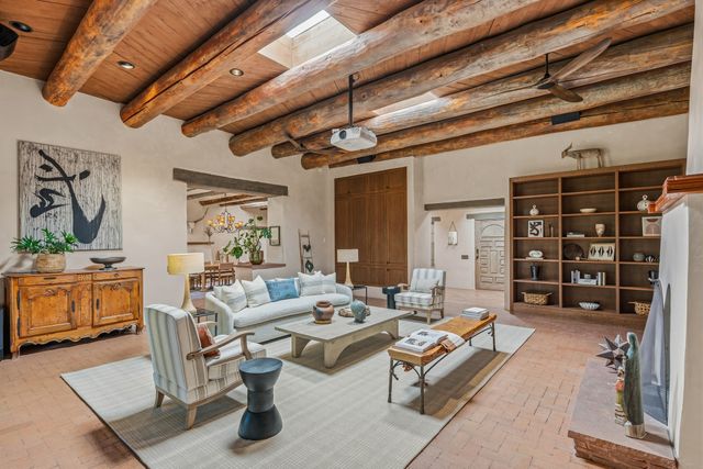 23 Media Luna, Santa Fe, NM 87508