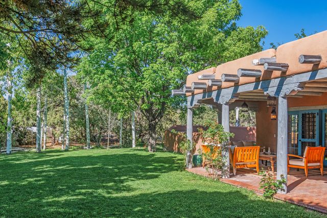 23 Media Luna, Santa Fe, NM 87508