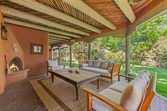 23 Media Luna, Santa Fe, NM 87508