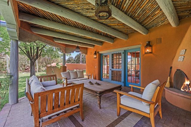 23 Media Luna, Santa Fe, NM 87508
