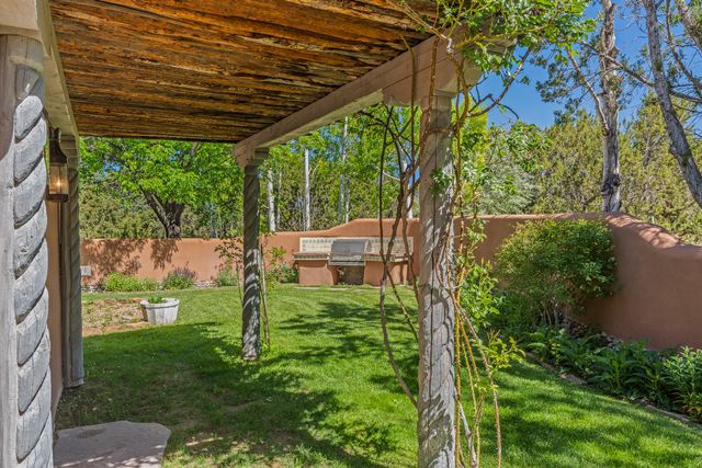 23 Media Luna, Santa Fe, NM 87508