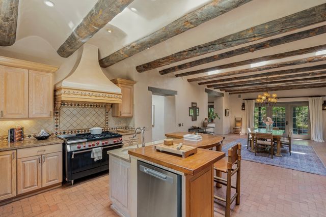 23 Media Luna, Santa Fe, NM 87508