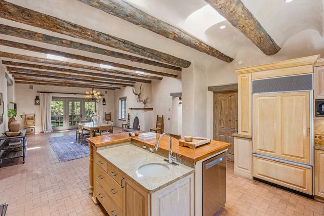 23 Media Luna, Santa Fe, NM 87508