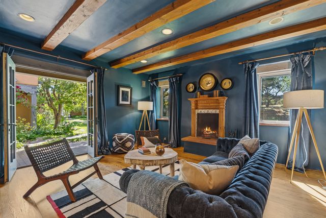 23 Media Luna, Santa Fe, NM 87508