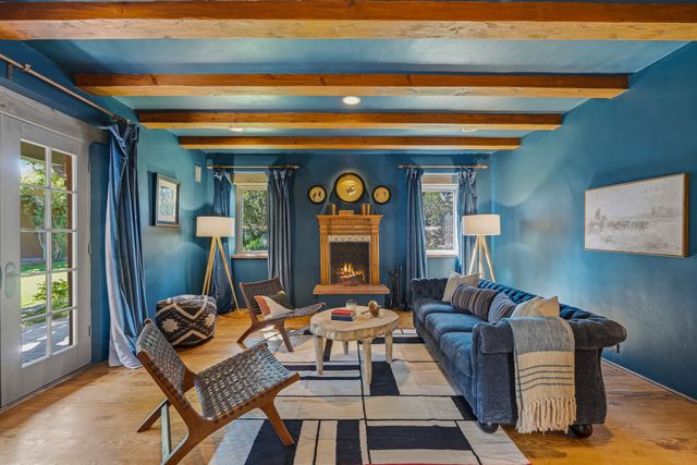 23 Media Luna, Santa Fe, NM 87508
