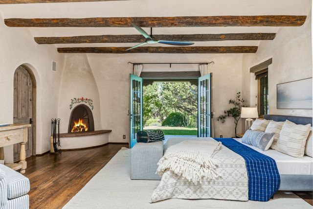 23 Media Luna, Santa Fe, NM 87508