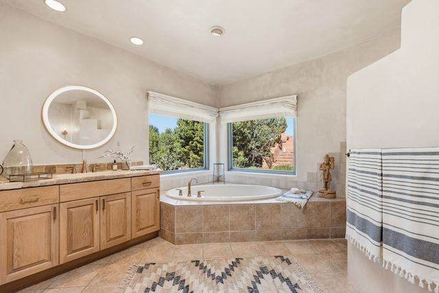 23 Media Luna, Santa Fe, NM 87508
