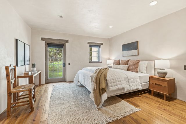 23 Media Luna, Santa Fe, NM 87508