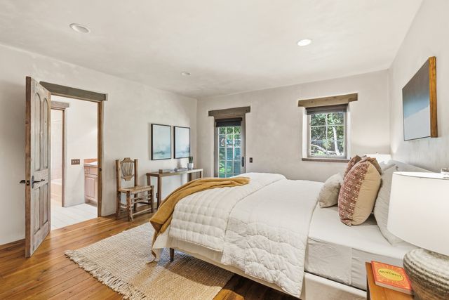 23 Media Luna, Santa Fe, NM 87508