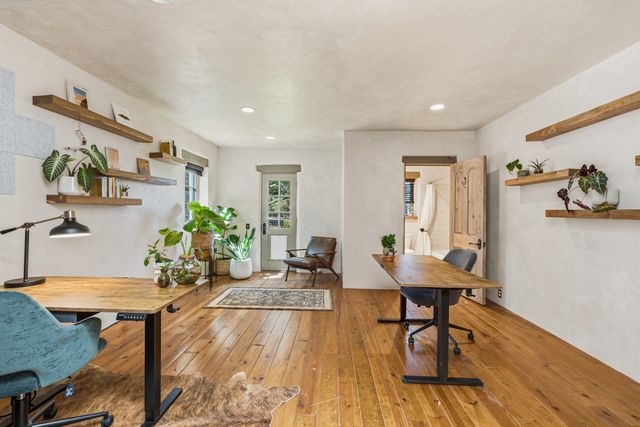 23 Media Luna, Santa Fe, NM 87508