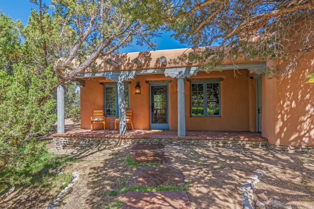 23 Media Luna, Santa Fe, NM 87508