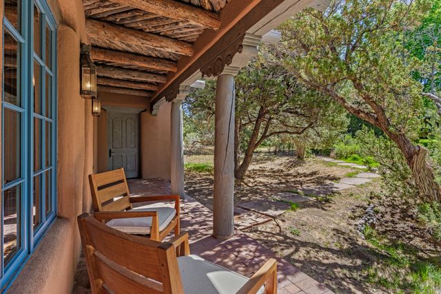 23 Media Luna, Santa Fe, NM 87508