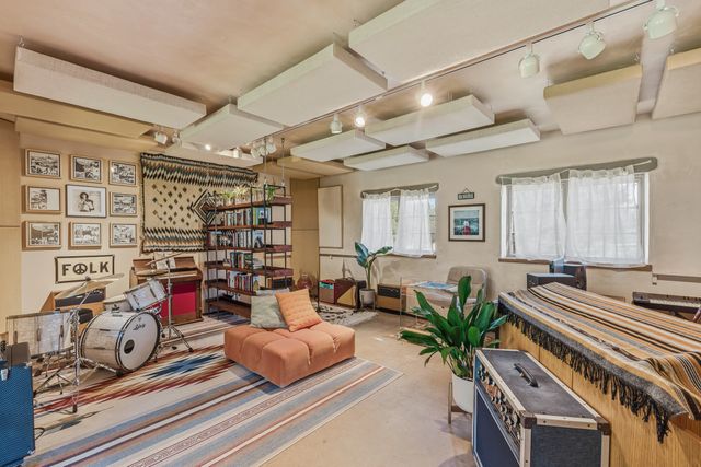 23 Media Luna, Santa Fe, NM 87508
