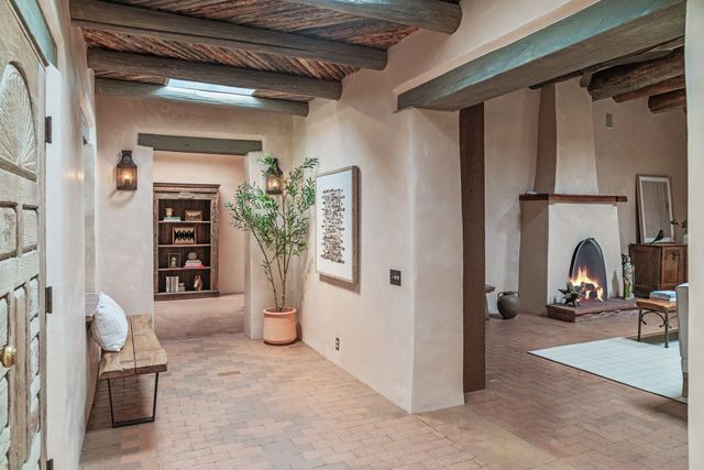 23 Media Luna, Santa Fe, NM 87508