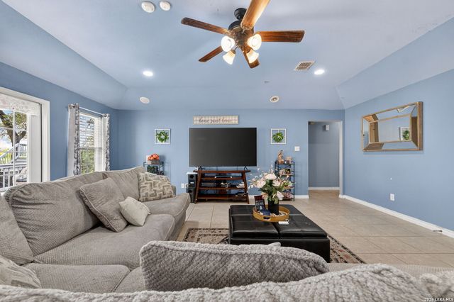 2937 RANCH TRAIL RD, San Antonio, TX 78264