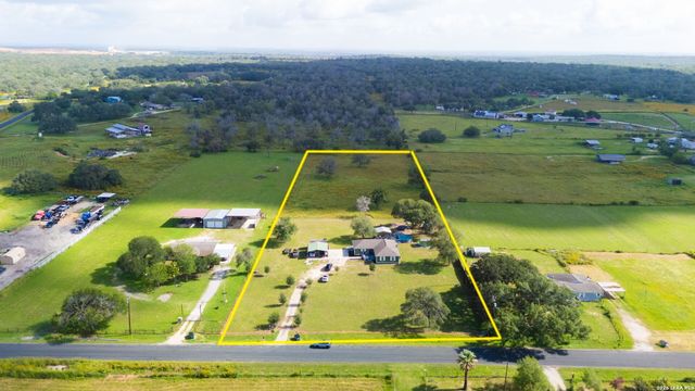 2937 RANCH TRAIL RD, San Antonio, TX 78264