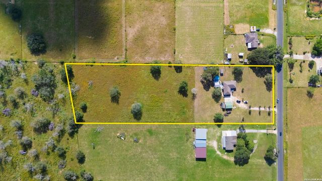 2937 RANCH TRAIL RD, San Antonio, TX 78264
