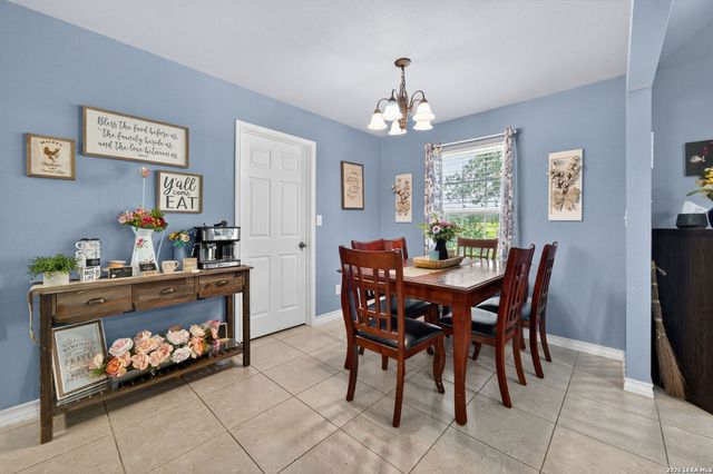 2937 RANCH TRAIL RD, San Antonio, TX 78264