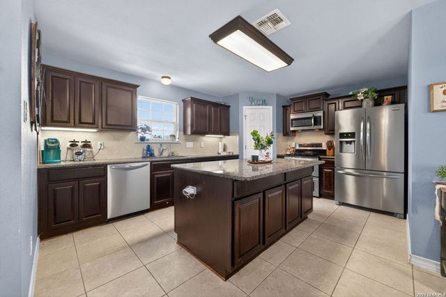 2937 RANCH TRAIL RD, San Antonio, TX 78264
