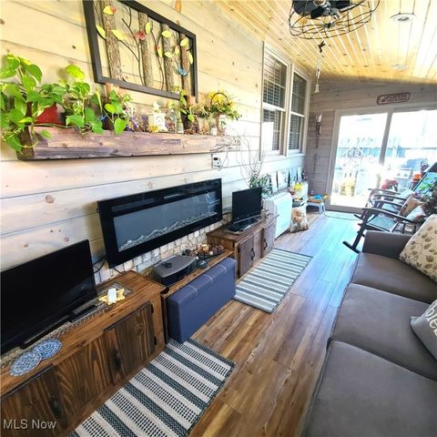 301 William Street, Yorkville, OH 43971