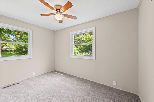 6004 N Tracy Avenue, Kansas City, MO 64118