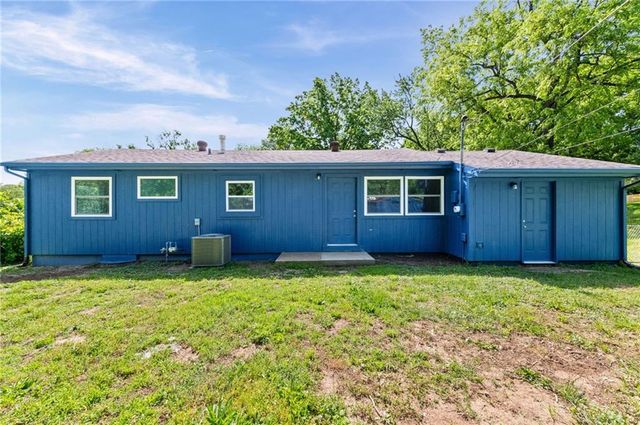 6004 N Tracy Avenue, Kansas City, MO 64118