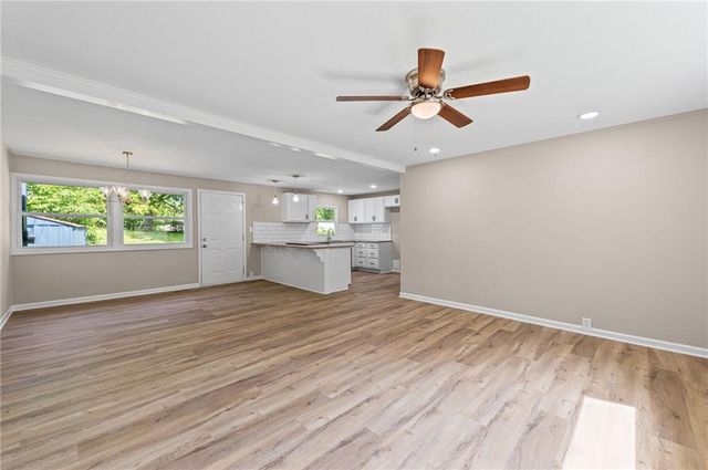 6004 N Tracy Avenue, Kansas City, MO 64118