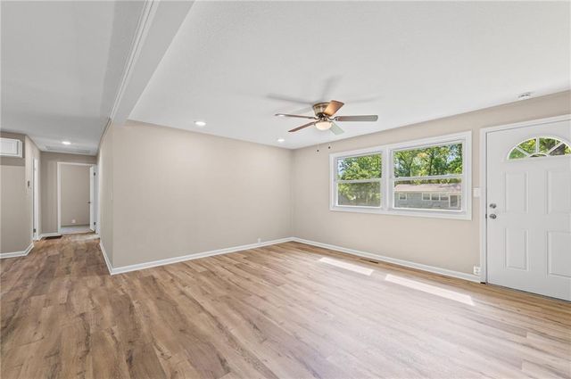6004 N Tracy Avenue, Kansas City, MO 64118