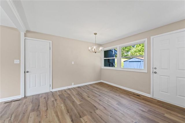 6004 N Tracy Avenue, Kansas City, MO 64118
