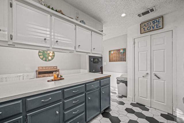 8012 Raleigh Avenue, Lubbock, TX 79424