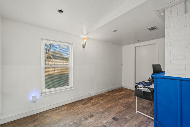 8012 Raleigh Avenue, Lubbock, TX 79424