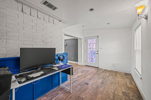 8012 Raleigh Avenue, Lubbock, TX 79424