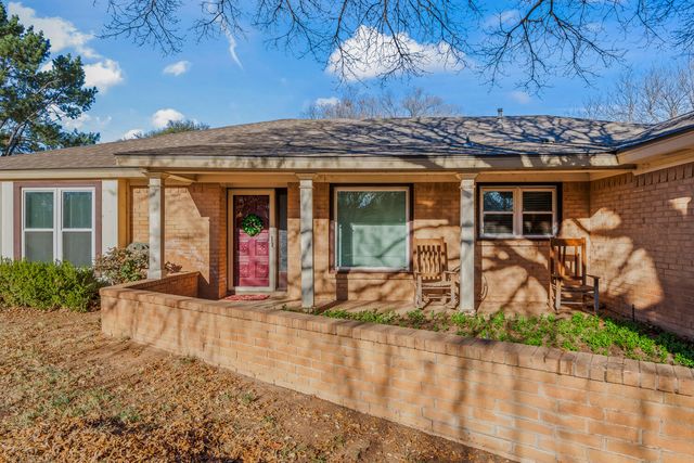 8012 Raleigh Avenue, Lubbock, TX 79424