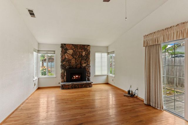 929 Kapareil Dr, Tracy, CA 95376