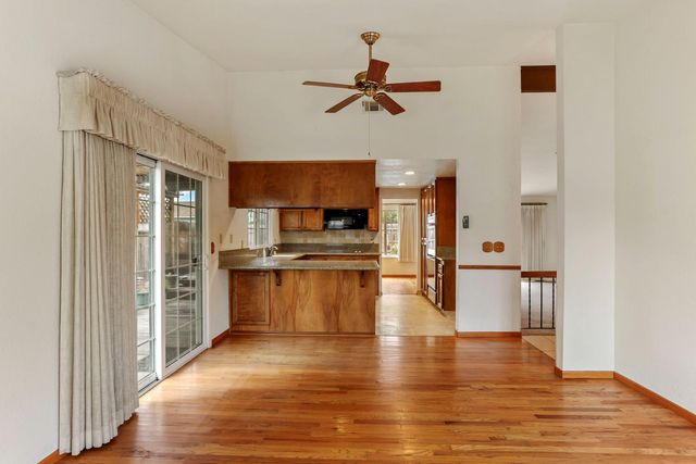 929 Kapareil Dr, Tracy, CA 95376