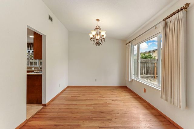 929 Kapareil Dr, Tracy, CA 95376