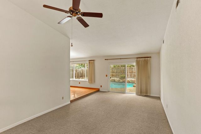 929 Kapareil Dr, Tracy, CA 95376