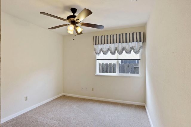 929 Kapareil Dr, Tracy, CA 95376