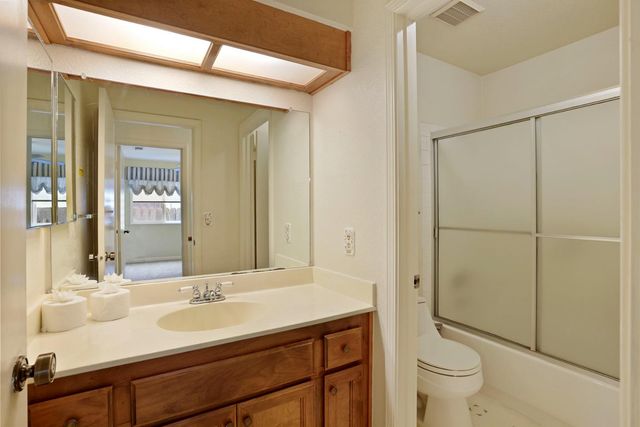 929 Kapareil Dr, Tracy, CA 95376