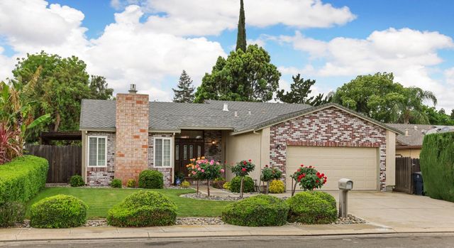 929 Kapareil Dr, Tracy, CA 95376