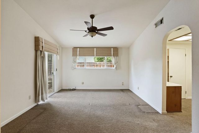 929 Kapareil Dr, Tracy, CA 95376