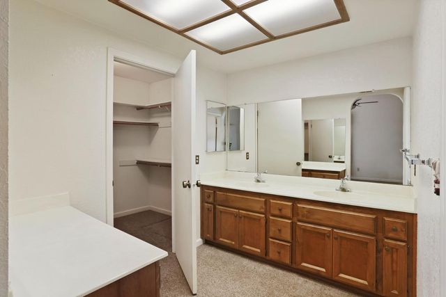 929 Kapareil Dr, Tracy, CA 95376