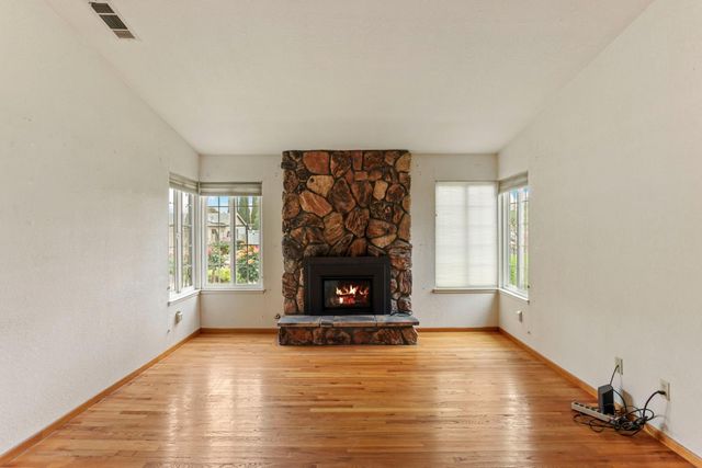 929 Kapareil Dr, Tracy, CA 95376